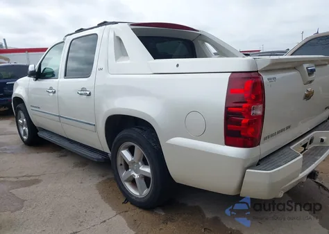 2011 Chevrolet Avalanche 1500 Ltz z USA, uszkodzony, nr VIN 3GNTKGE31BG255703